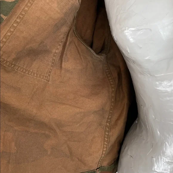 Madewell Northward Cropped Army Jacket in Cottontail Camo: Sherpa Edition - Picture 5 of 12